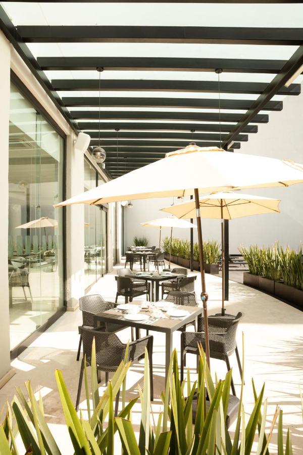 Fiesta Inn Guadalajara Aeropuerto Las Pintas エクステリア 写真