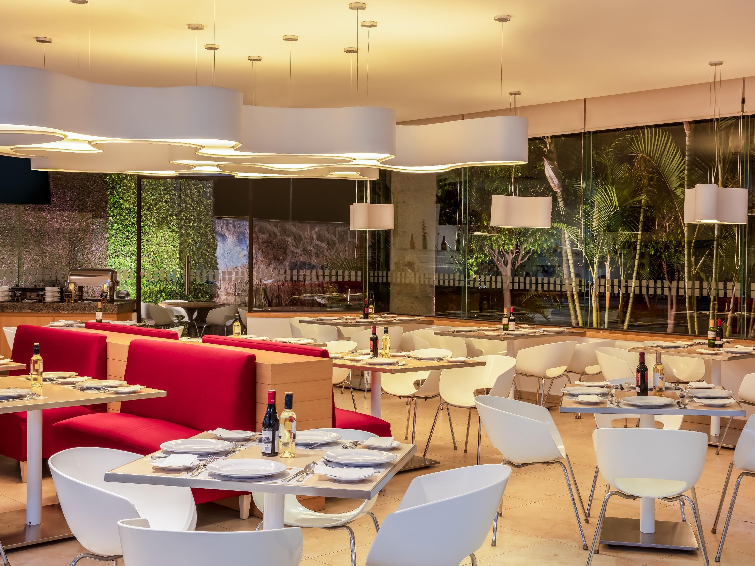 Fiesta Inn Guadalajara Aeropuerto Las Pintas エクステリア 写真
