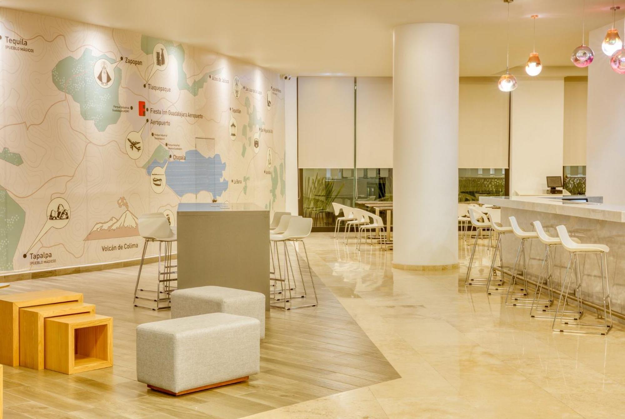 Fiesta Inn Guadalajara Aeropuerto Las Pintas エクステリア 写真