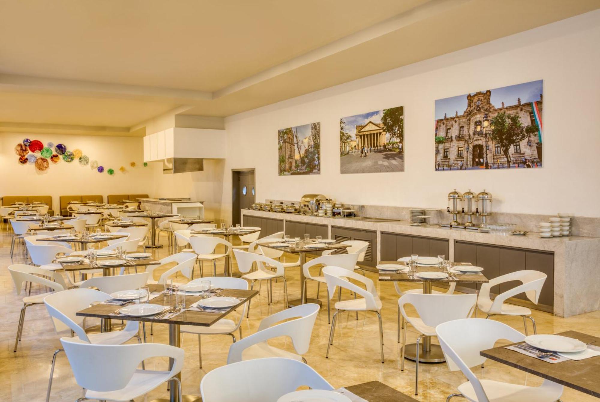 Fiesta Inn Guadalajara Aeropuerto Las Pintas エクステリア 写真
